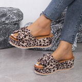 Pantoufles à talons compensés imprimé léopard pour femmes, nouvelles chaussures plates à semelle épaisse et à talons hauts, pantoufles d'été en plein air avec bouche de poisson