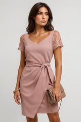 Élégante dentelle à demi-manches pour femmes